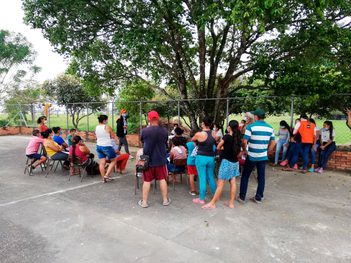 Más de 3.000 personas desplazadas por los enfrentamientos en la frontera entre Venezuela y Colombia