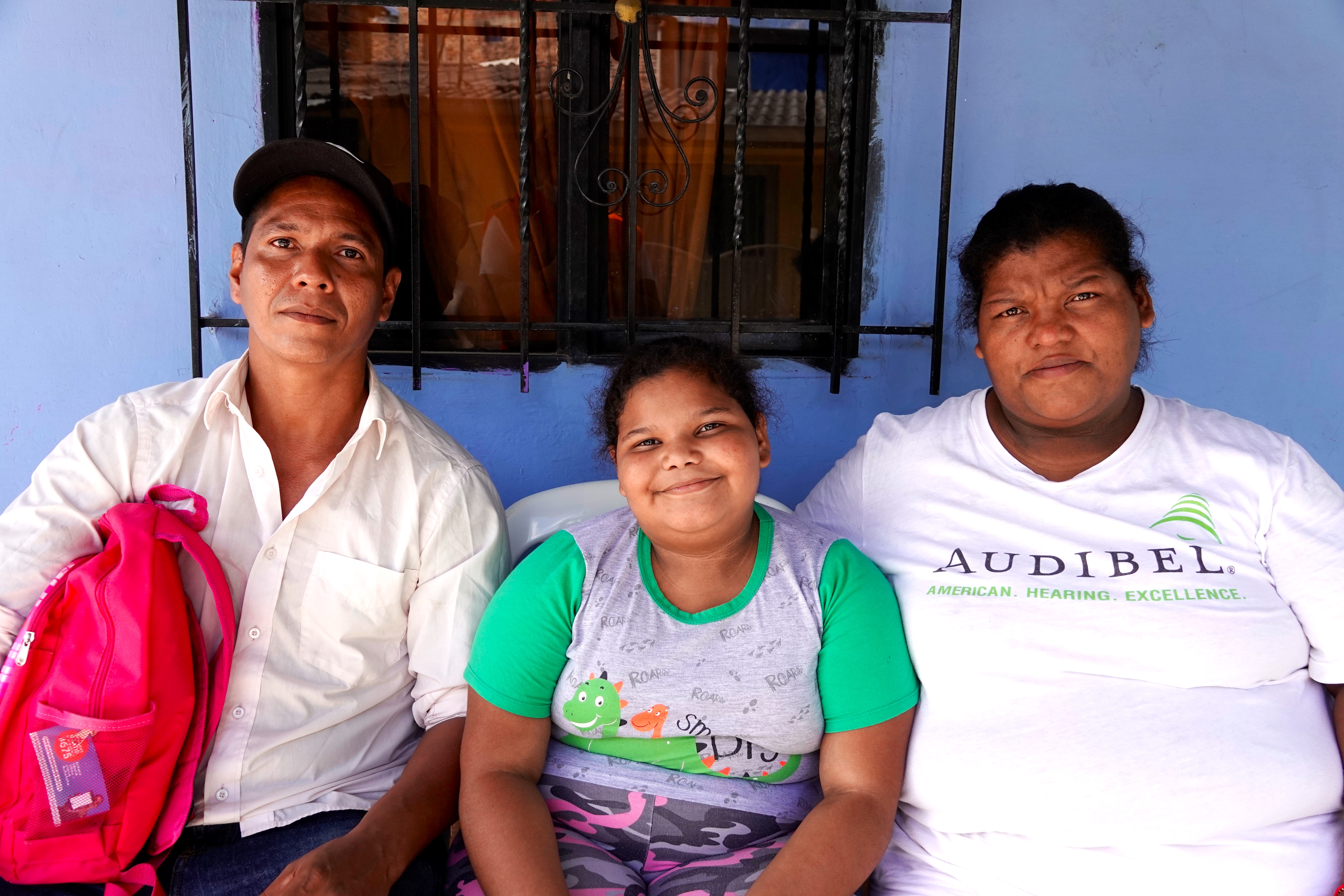 ¿Qué harías por brindarle salud y estabilidad a tu familia si estuvieras en otro país?