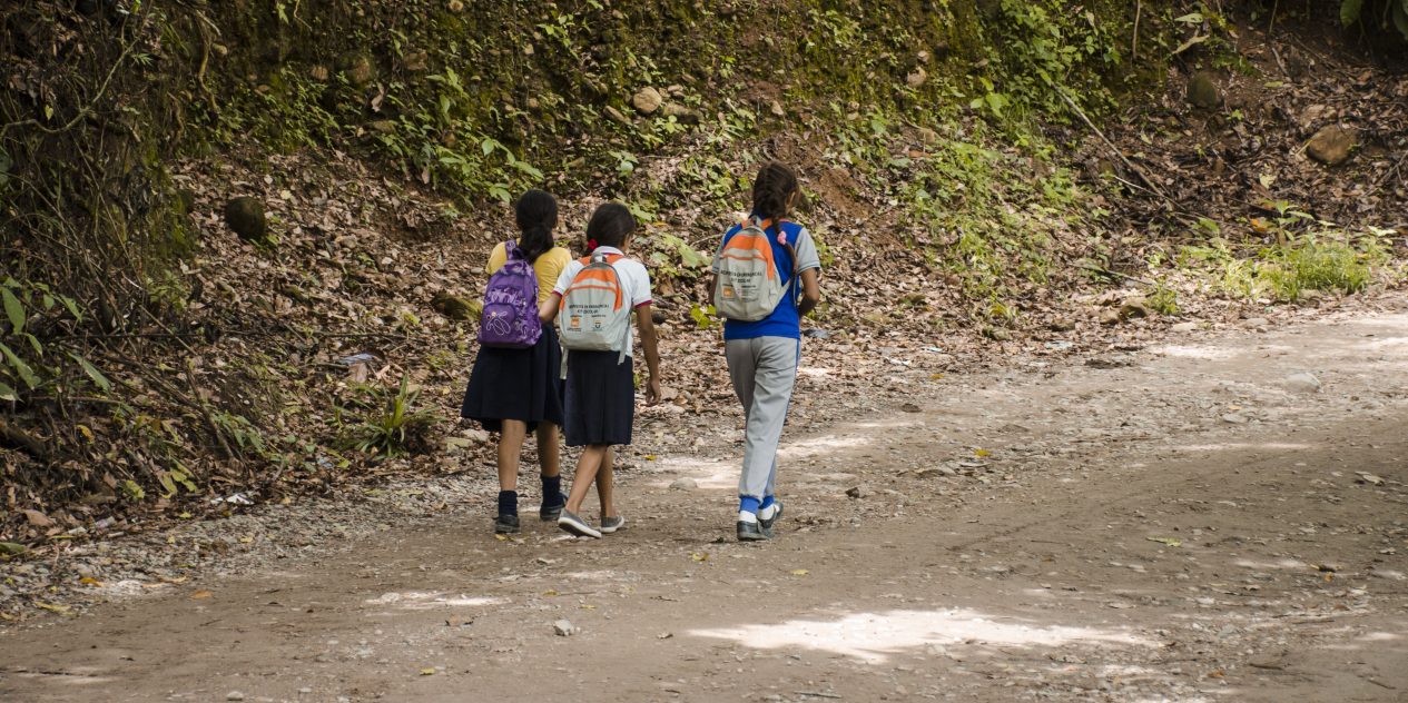 Escuelas seguras en Colombia: hagamos que aprender deje de ser  un desafío de supervivencia